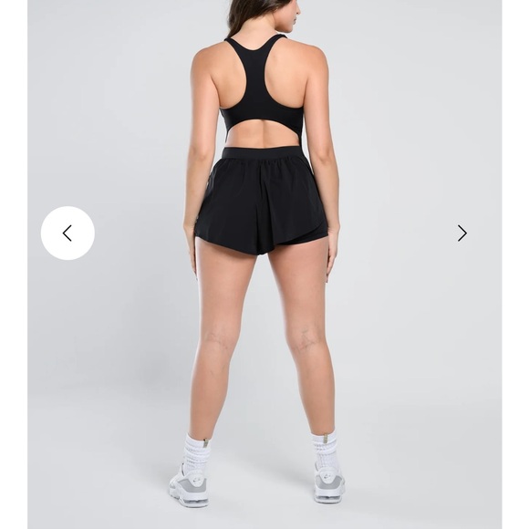 Airy backless athleisure romper - Picture 3 of 3